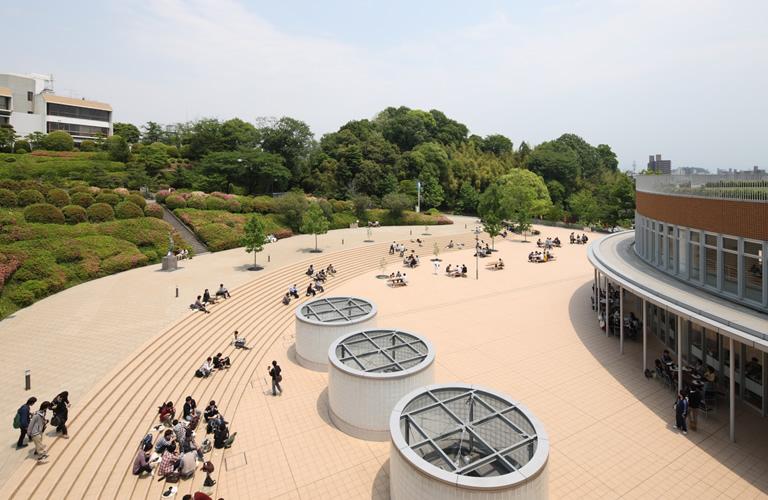 広島工業大学｜施工写真ギャラリー｜電気硝子建材株式会社