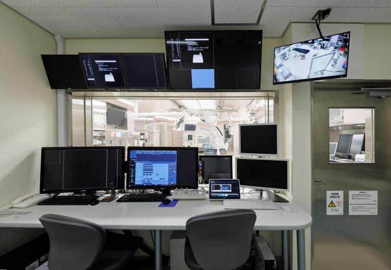 写真：大阪公立大学医学部附属病院（大阪府）