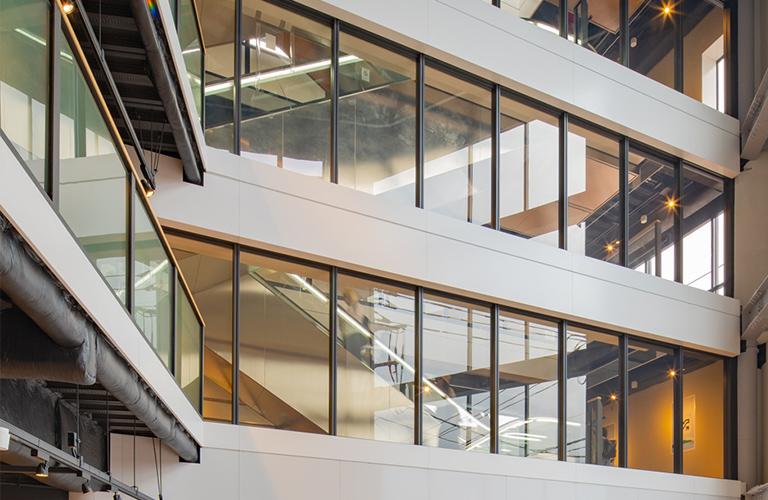 京都薬科大学 施工写真ギャラリー 電気硝子建材株式会社