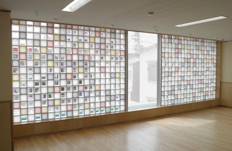 カラーガラスブロックの施工例一覧 施工写真ギャラリー 電気硝子建材株式会社