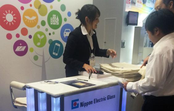 写真：CEATEC 2015　日本電気硝子ブースに行ってきました。